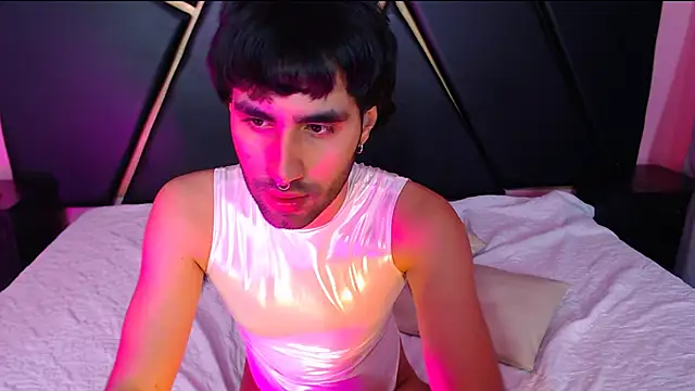 Snapshot of MilanZaire chatting on 01-24-25, 08:22 MilanZaire online show from 01-24-25, 08:22