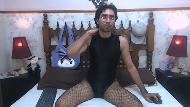 Snapshot of MilanZaire chatting on 02-27-25, 12:43 MilanZaire online show from 02-27-25, 12:43