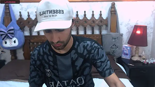 Snapshot of MilanZaire chatting on 02-28-25, 12:54 MilanZaire online show from 02-28-25, 12:54