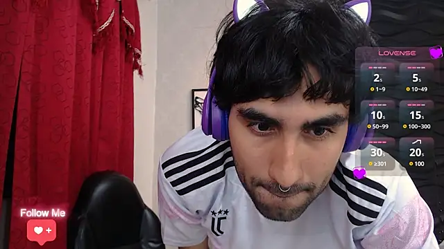 Snapshot of MilanZaire chatting on 03-08-25, 04:01 MilanZaire online show from 03-08-25, 04:01