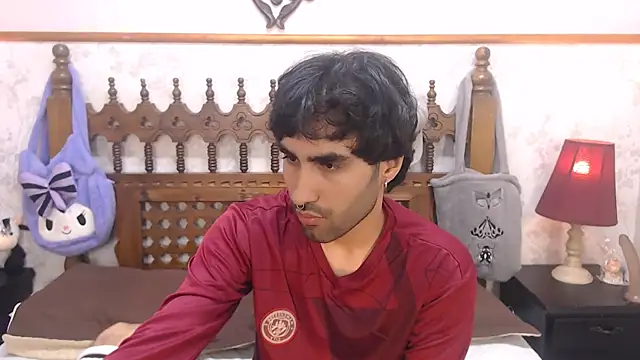 Snapshot of MilanZaire chatting on 03-18-25, 11:42 MilanZaire online show from 03-18-25, 11:42