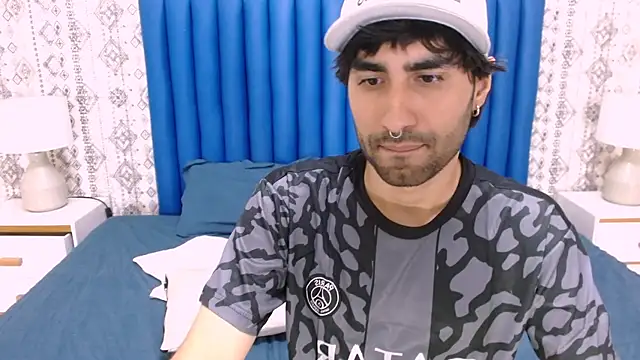 Snapshot of MilanZaire chatting on 03-21-25, 01:24 MilanZaire online show from 03-21-25, 01:24