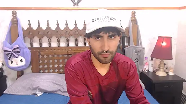 Snapshot of MilanZaire chatting on 03-23-25, 01:20 MilanZaire online show from 03-23-25, 01:20