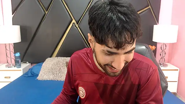 Snapshot of MilanZaire chatting on 09-11-25, 12:33 MilanZaire online show from 09-11-25, 12:33