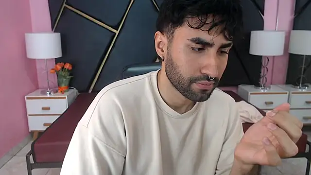 Snapshot of MilanZaire chatting on 10-14-25, 11:49 MilanZaire online show from 10-14-25, 11:49