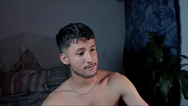 Snapshot of dimitri_targaryen chatting on 11-04-25, 09:52 dimitri targaryen online show from 11-04-25, 09:52