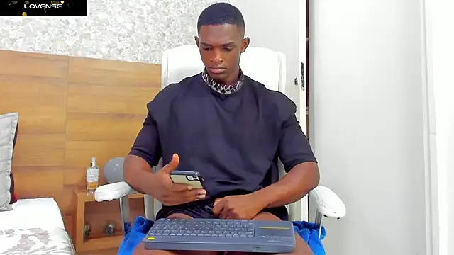 nicolaskan online show from 12-12-24, 12:44