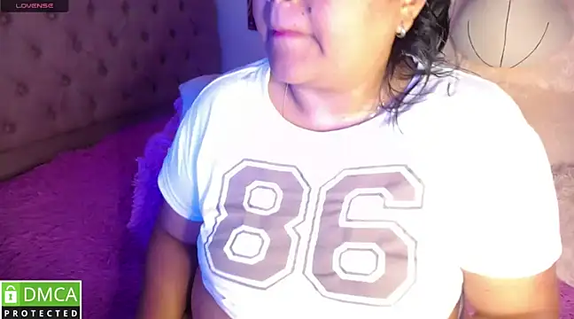 Snapshot of KittyHot20 chatting on 02-11-25, 02:03 KittyHot20 online show from 02-11-25, 02:03