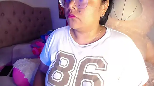 Snapshot of KittyHot20 chatting on 02-28-25, 01:05 KittyHot20 online show from 02-28-25, 01:05