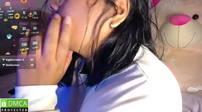 Snapshot of KittyHot20 chatting on 03-05-25, 08:10 KittyHot20 online show from 03-05-25, 08:10