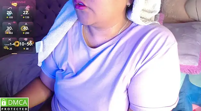 Snapshot of KittyHot20 chatting on 03-18-25, 02:59 KittyHot20 online show from 03-18-25, 02:59