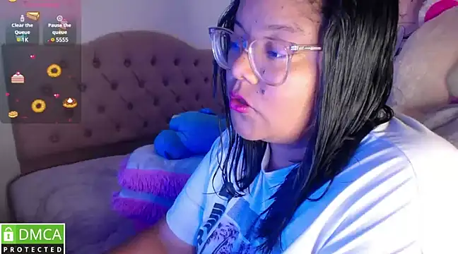 Snapshot of KittyHot20 chatting on 03-20-25, 11:23 KittyHot20 online show from 03-20-25, 11:23