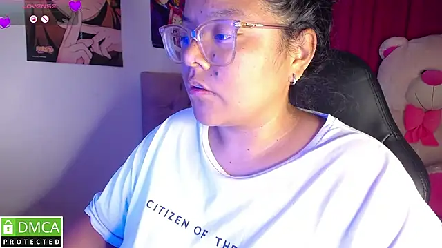 Snapshot of KittyHot20 chatting on 10-06-25, 04:10 KittyHot20 online show from 10-06-25, 04:10