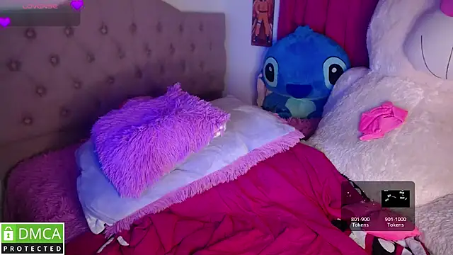 Snapshot of KittyHot20 chatting on 10-12-25, 01:59 KittyHot20 online show from 10-12-25, 01:59