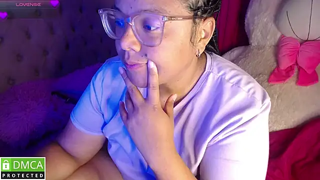 Snapshot of KittyHot20 chatting on 10-23-25, 10:52 KittyHot20 online show from 10-23-25, 10:52