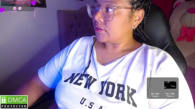 Snapshot of KittyHot20 chatting on 10-27-25, 12:26 KittyHot20 online show from 10-27-25, 12:26