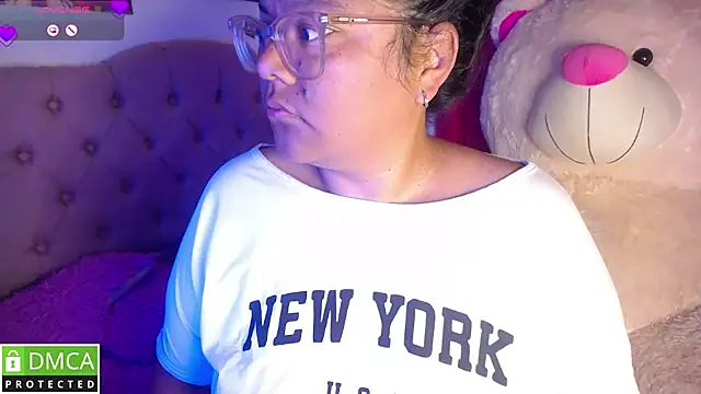 Snapshot of KittyHot20 chatting on 11-20-25, 09:20 KittyHot20 online show from 11-20-25, 09:20