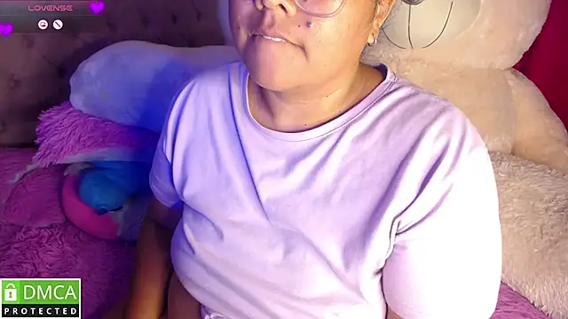 Snapshot of KittyHot20 chatting on 11-24-25, 02:55 KittyHot20 online show from 11-24-25, 02:55