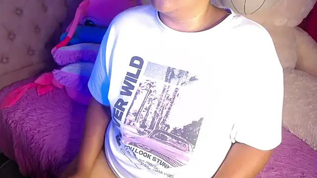 Snapshot of KittyHot20 chatting on 12-05-25, 09:18 KittyHot20 online show from 12-05-25, 09:18