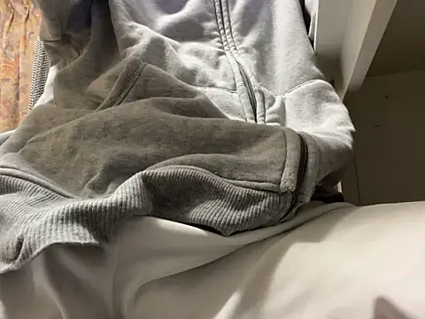 Snapshot of lkun9 chatting on 12-09-24, 04:15 lkun9 online show from 12-09-24, 04:15