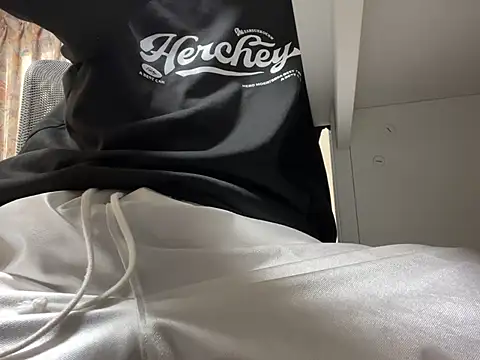 Snapshot of lkun9 chatting on 12-26-24, 03:27 lkun9 online show from 12-26-24, 03:27