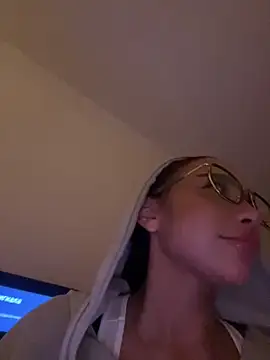 Snapshot of CardiSweetBaby chatting on 01-12-25, 01:00 CardiSweetBaby online show from 01-12-25, 01:00