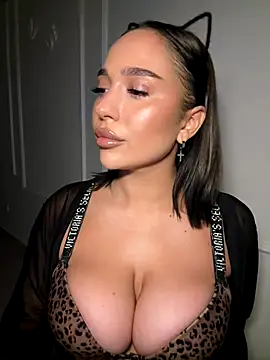 Snapshot of CardiSweetBaby chatting on 09-23-25, 04:54 CardiSweetBaby online show from 09-23-25, 04:54