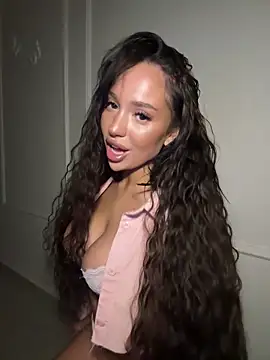 Snapshot of CardiSweetBaby chatting on 10-14-25, 06:20 CardiSweetBaby online show from 10-14-25, 06:20