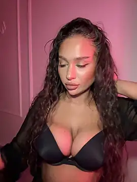 Snapshot of CardiSweetBaby chatting on 11-16-25, 05:40 CardiSweetBaby online show from 11-16-25, 05:40