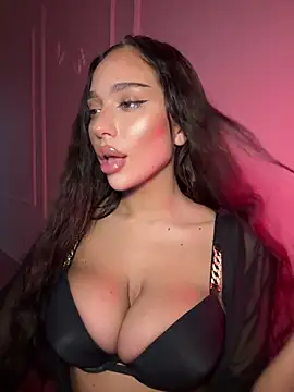 Snapshot of CardiSweetBaby chatting on 12-14-25, 07:51 CardiSweetBaby online show from 12-14-25, 07:51