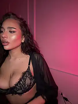 Snapshot of CardiSweetBaby chatting on 12-17-25, 06:03 CardiSweetBaby online show from 12-17-25, 06:03