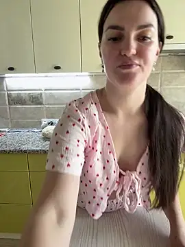 Karolina llove online show from 10-04-25, 10:13