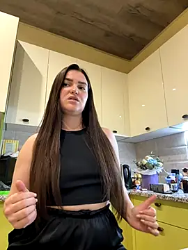 Karolina llove online show from 10-22-25, 08:41