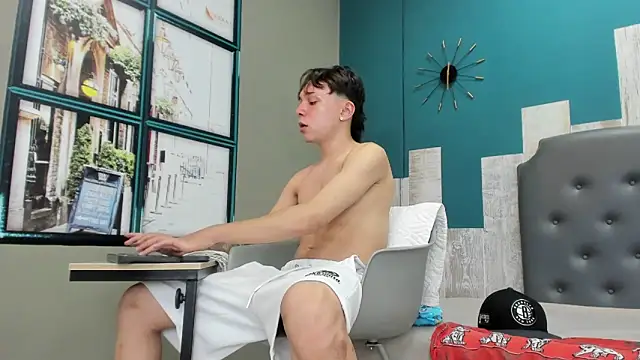 Snapshot of Rhaegal_hot chatting on 12-11-24, 09:45 Rhaegal hot online show from 12-11-24, 09:45