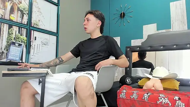 Snapshot of Rhaegal_hot chatting on 12-14-24, 03:36 Rhaegal hot online show from 12-14-24, 03:36