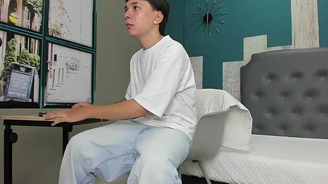 Snapshot of Rhaegal_hot chatting on 03-05-25, 02:12 Rhaegal hot online show from 03-05-25, 02:12