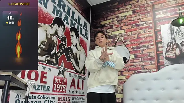 Snapshot of Rhaegal_hot chatting on 03-19-25, 06:44 Rhaegal hot online show from 03-19-25, 06:44