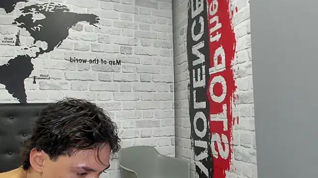 Snapshot of Rhaegal_hot chatting on 03-22-25, 12:35 Rhaegal hot online show from 03-22-25, 12:35