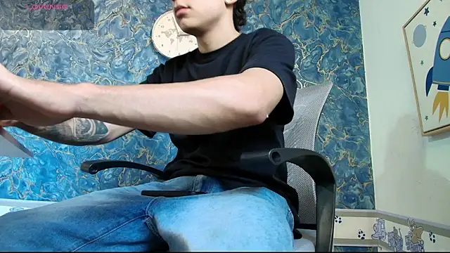 Snapshot of Rhaegal_hot chatting on 11-09-25, 07:56 Rhaegal hot online show from 11-09-25, 07:56