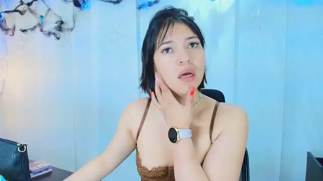 lina bedoya  online show from 10-28-25, 11:25