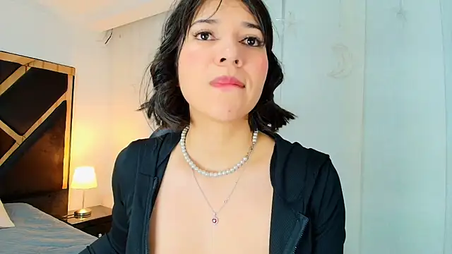 Snapshot of lina_bedoya_ chatting on 06-09-26, 11:44 lina bedoya online show from 06-09-26, 11:44