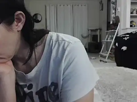 Snapshot of CrystalLakeXO chatting on 01-14-25, 09:24 CrystalLakeXO online show from 01-14-25, 09:24