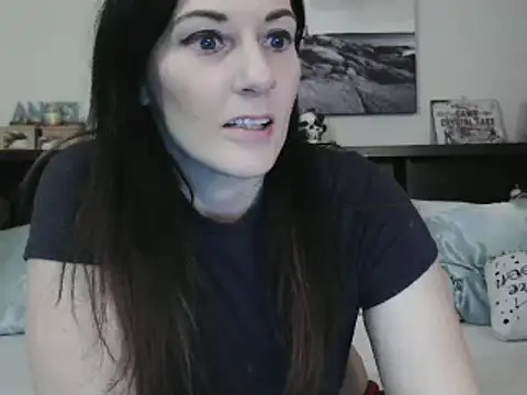 Snapshot of CrystalLakeXO chatting on 01-22-25, 05:26 CrystalLakeXO online show from 01-22-25, 05:26