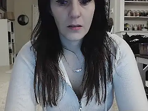 Snapshot of CrystalLakeXO chatting on 01-25-25, 06:23 CrystalLakeXO online show from 01-25-25, 06:23