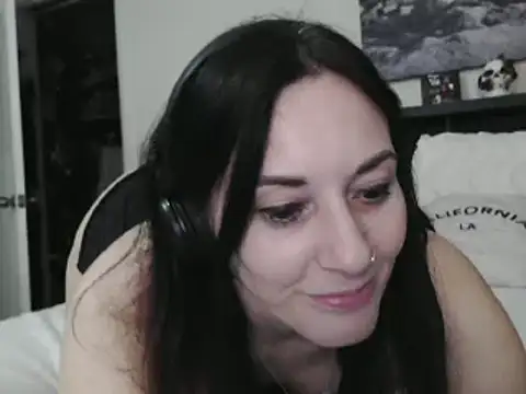 Snapshot of CrystalLakeXO chatting on 02-06-25, 09:22 CrystalLakeXO online show from 02-06-25, 09:22