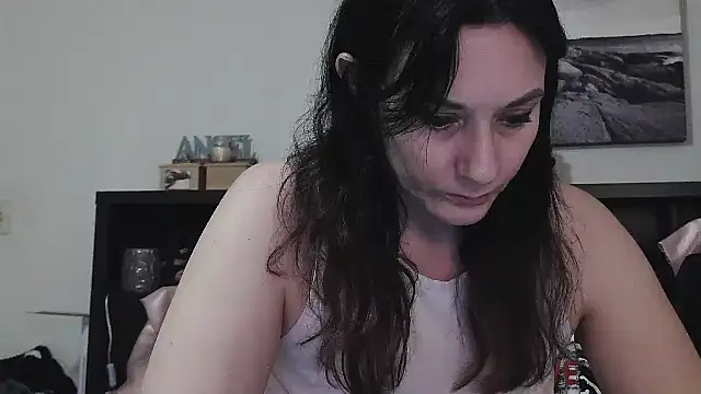 Snapshot of CrystalLakeXO chatting on 02-08-25, 08:52 CrystalLakeXO online show from 02-08-25, 08:52