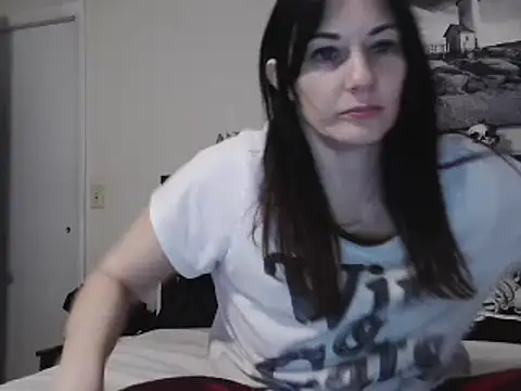 Snapshot of CrystalLakeXO chatting on 02-21-25, 10:07 CrystalLakeXO online show from 02-21-25, 10:07