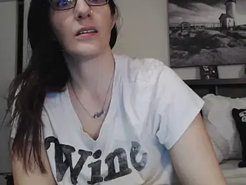 Snapshot of CrystalLakeXO chatting on 03-09-25, 10:19 CrystalLakeXO online show from 03-09-25, 10:19