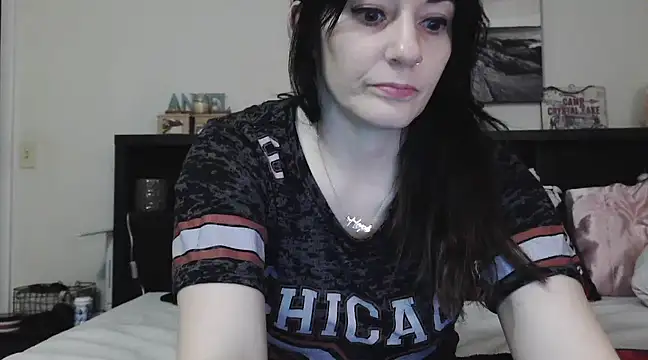 Snapshot of CrystalLakeXO chatting on 03-19-25, 04:25 CrystalLakeXO online show from 03-19-25, 04:25