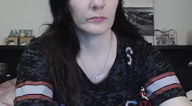 Snapshot of CrystalLakeXO chatting on 03-20-25, 04:07 CrystalLakeXO online show from 03-20-25, 04:07